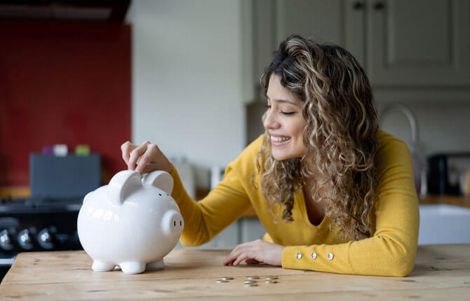 woman-piggy-bank
