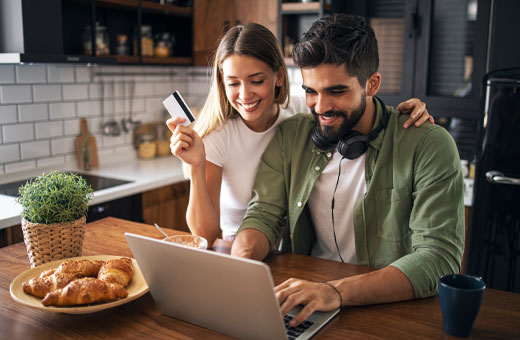 young-couple-shopping-online