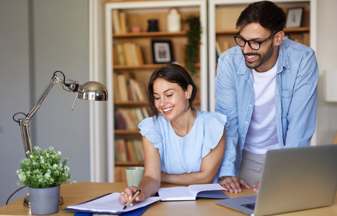 couple-financial-discussion