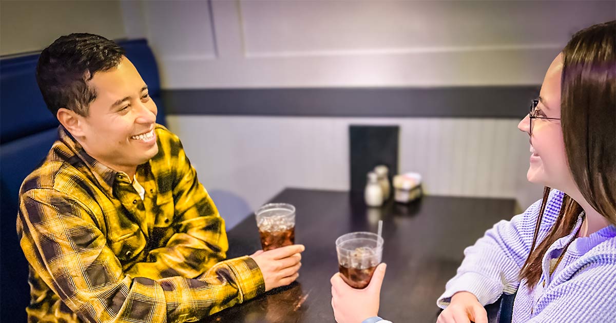 couple dining out clearview credit card